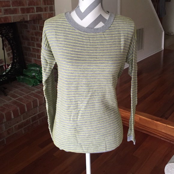 Tommy Hilfiger Sweater.