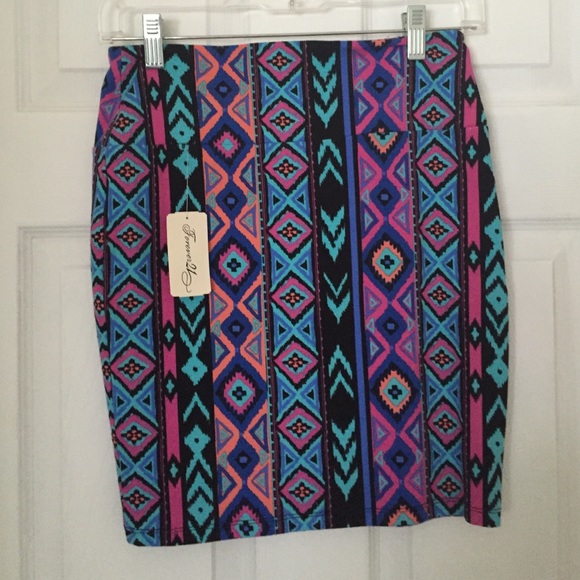 Forever 21 Dresses & Skirts - Aztec Print Bodycon Skirt