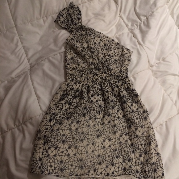 12th street by Cynthia Vincent one shoulder dress