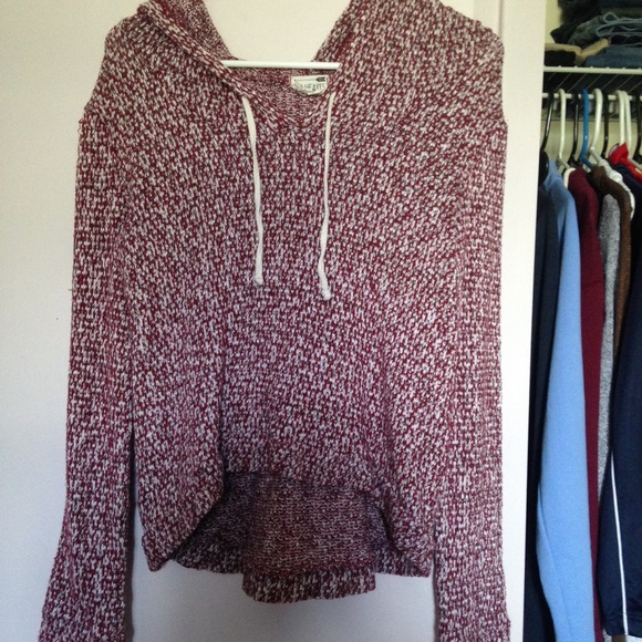Maroon knit sweater