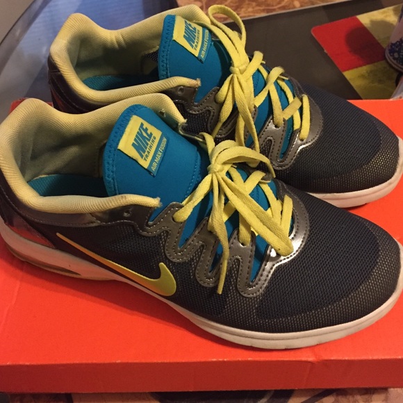 Nike running shoes size 7 womenss