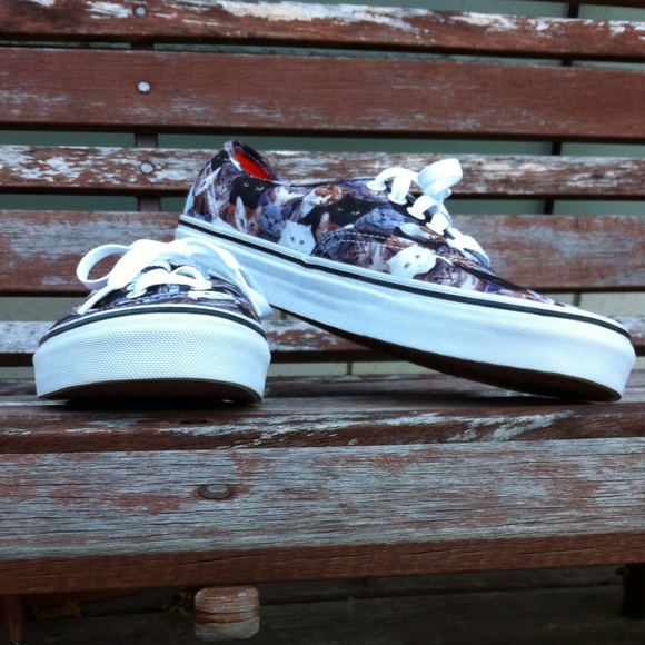 New women's 10 cat print Vans