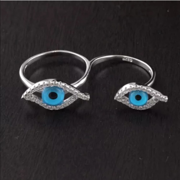 Evil eye double ring in sterling silver!