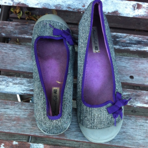 American eagle slip on flats