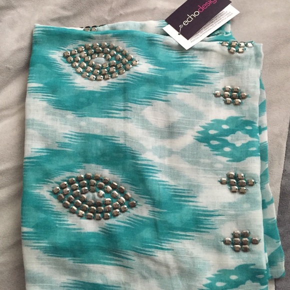 🌟Blue and white infinity scarf🌟 - Picture 3 of 3