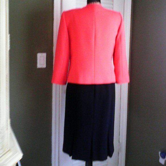 Tahari jacket - Picture 2 of 4