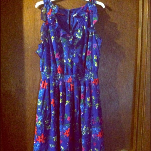 Blue flower print dress