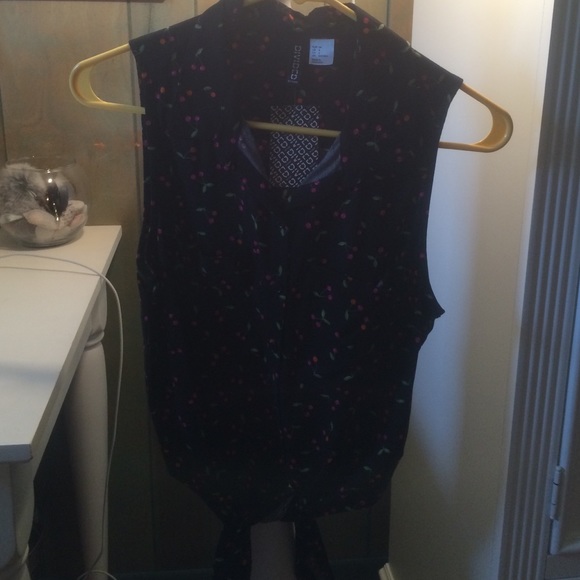 Tank top collared shirt