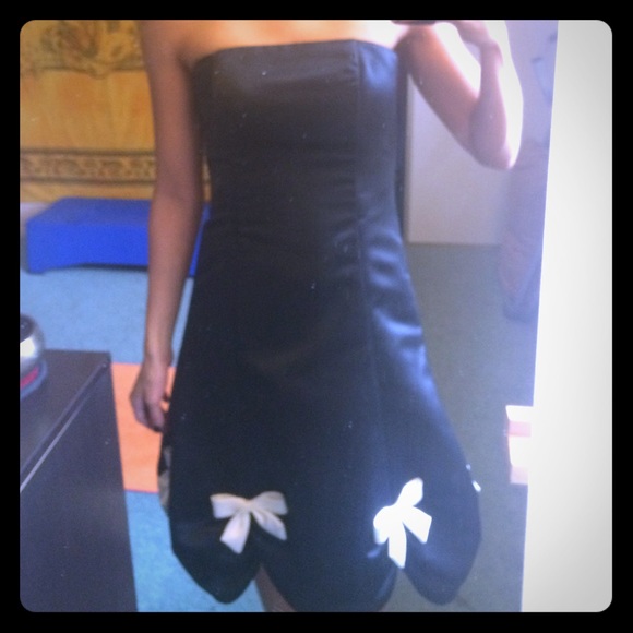 Black strapless dress