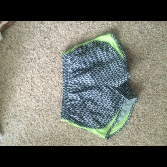Nike shorts - Picture 1 of 2