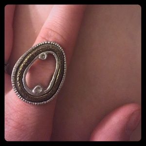 Oval ring