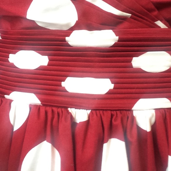 Red pin up style dress - Picture 3 of 4