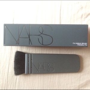 Nars makeup brush