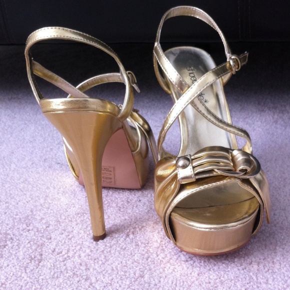 Heels - Picture 2 of 3
