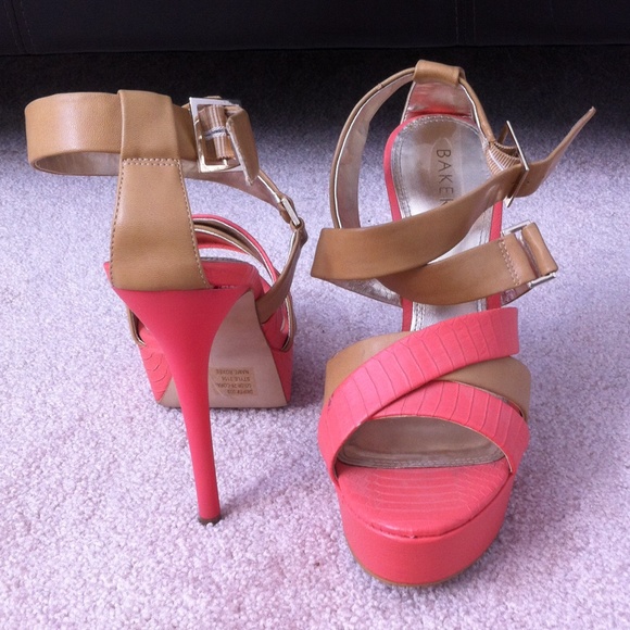 Heels - Picture 2 of 3