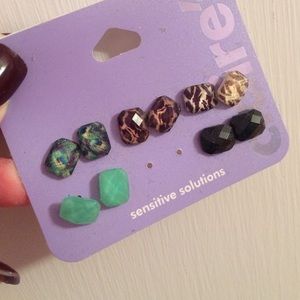 Claire's stud earring set