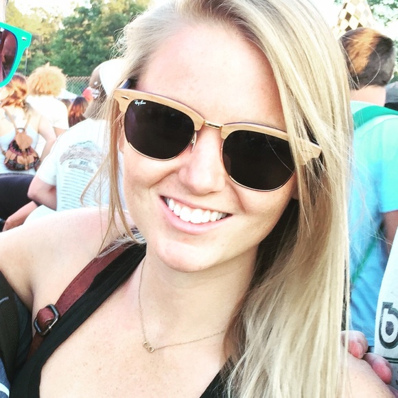 Meet your Posher, Georgina - Picture 2 of 2