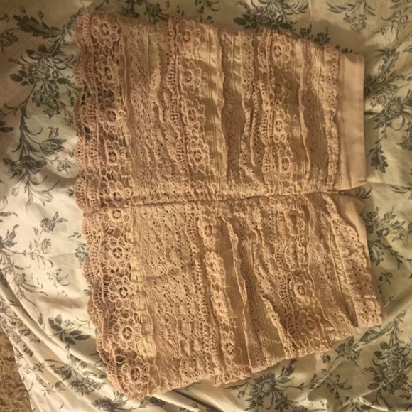 Layered lace skirt - Picture 2 of 3