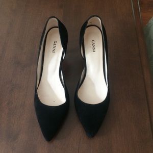 Ganni black suede heels. Size 40. Never worn.