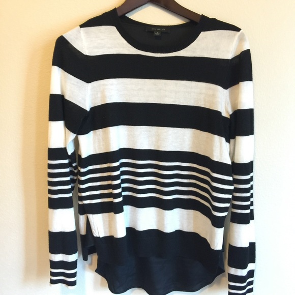 📍SALE TODAY ONLY📍Black & White Stripped Sweater