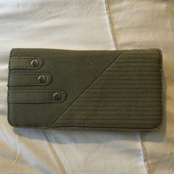 Volcom wallet