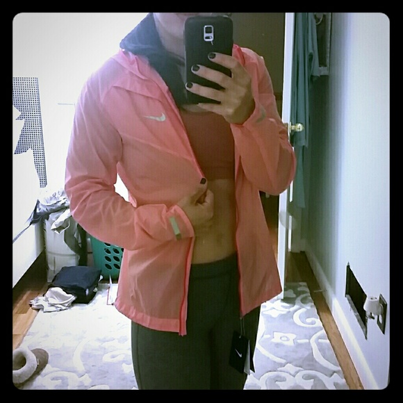 Packable hooded running jacket
