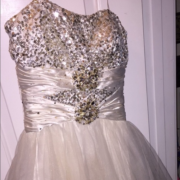 Homecoming/evening dress for special occasion