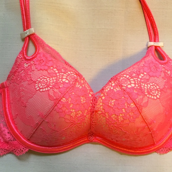Victoria's Secret Bra - Picture 2 of 4
