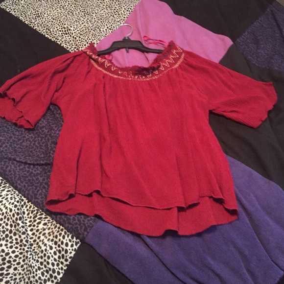 Maroon Off-the-shoulder shirt