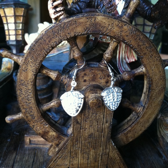 Strawberry Earrings - Picture 3 of 5