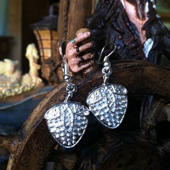 Strawberry Earrings - Picture 5 of 5