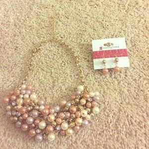 Beautiful necklace and matching earrings!
