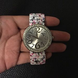 Ny&Co White Flower Watch!