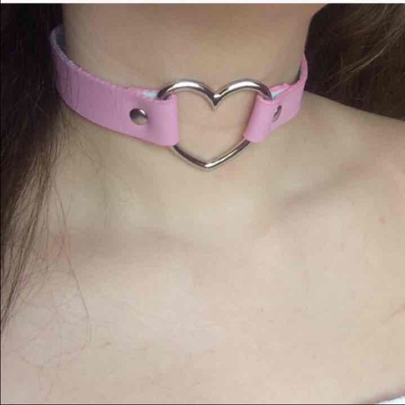 Brandy Melville Accessories - pastel pink heart choker