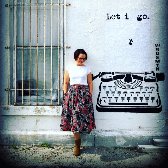 Meet your Posher, Sarah - Picture 2 of 5