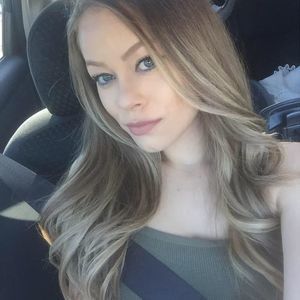 Meet your Posher, Violeta