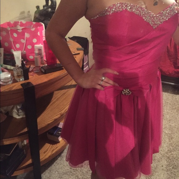 Prom dress - Picture 1 of 3