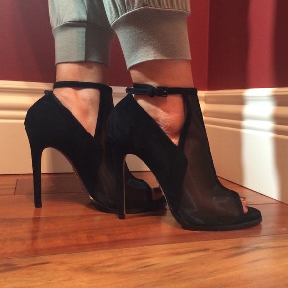 "SOLD" Pour La Victoire Vora Heels - Picture 3 of 3