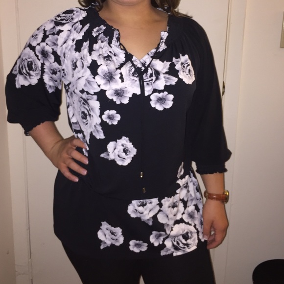 White House Black Market top