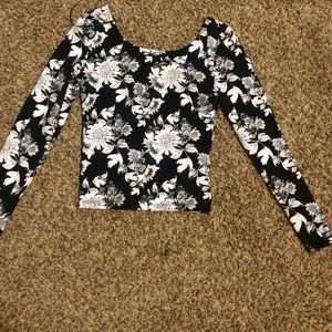 Black and white long sleeve crop top