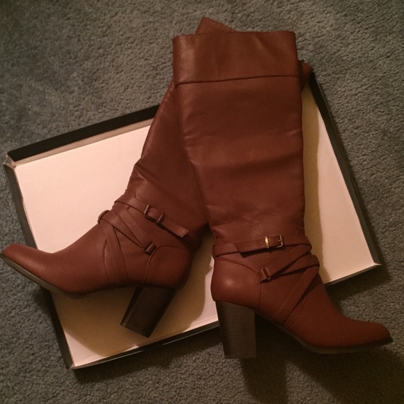 Fall boots - Picture 2 of 4