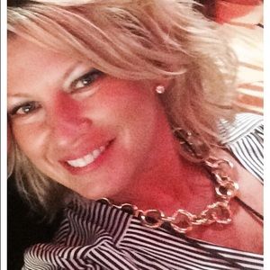 Meet your Posher, Gina