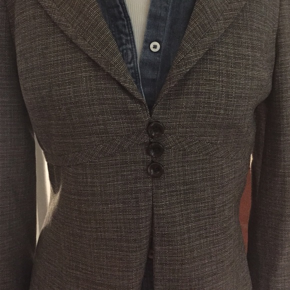 Beautiful jacket - Picture 2 of 4