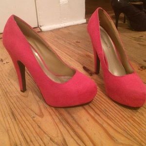 Pink pumps