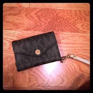 Michael Kors iPhone 4/4s wristlet