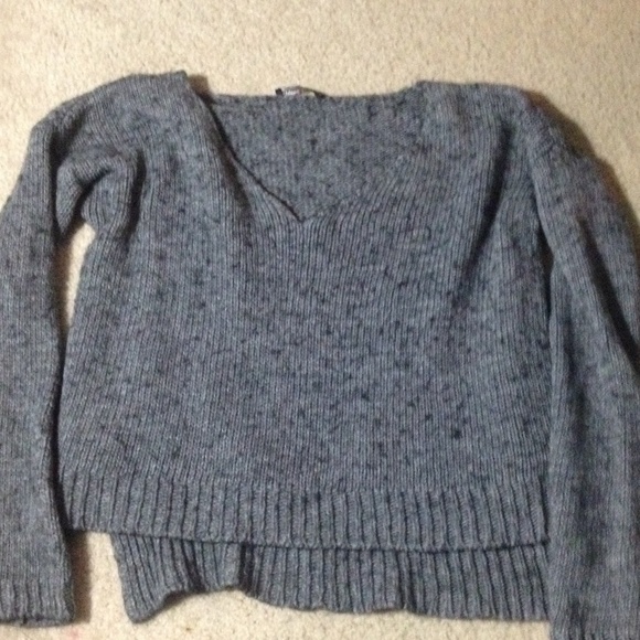 brandy Melville sweater. super cute! - Picture 2 of 3