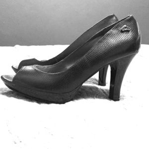 Snakeskin peep toe platforms!