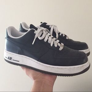 Navy blue low air force 1s