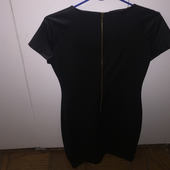 Dress with leather sleeve - Picture 4 of 4