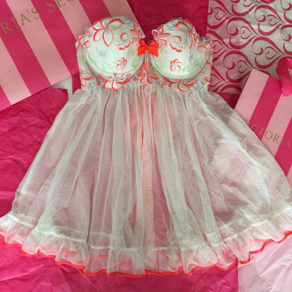 💰SOLD💰Victoria's Secret 34B Lace Lingerie